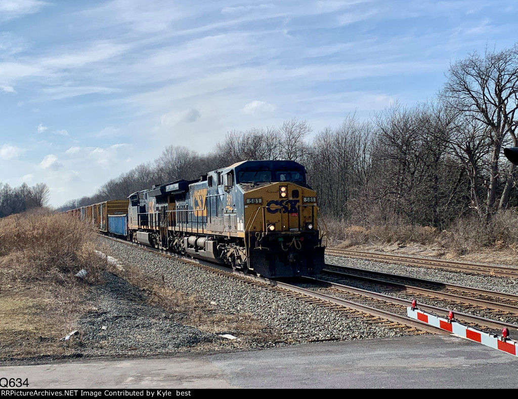 CSX 581 on Q634